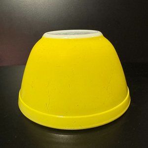 Vintage PYREX bright yellow small mixing bowl 401